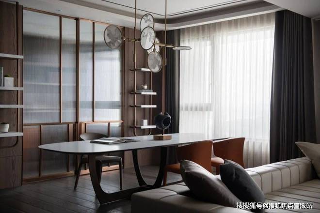 桥C位前湾壹号售楼处发布：一席尽奢藏”AG真人国际网站®前湾壹号售楼处 虹