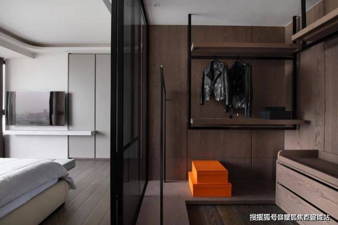 桥C位前湾壹号售楼处发布：一席尽奢藏”AG真人国际网站®前湾壹号售楼处 虹(图4)