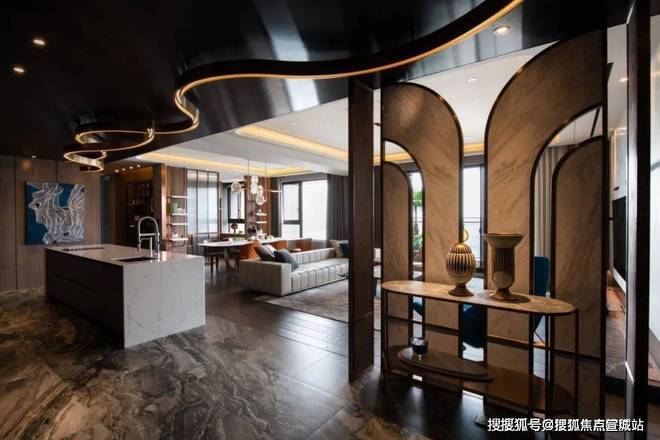 桥C位前湾壹号售楼处发布：一席尽奢藏”AG真人国际网站®前湾壹号售楼处 虹(图7)